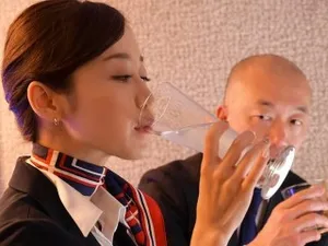 Cô gái bị một chuyên gia thôi miên xxx mỗi ngày mà không hay biết gì