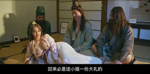 [Gã khốn nạn] Một nữ thần nổi tiếng trên mạng, đi tất đen, chân đẹp và giày cao gót, một chiếc máy rung đen lớn rung chuyển âm hộ của cô ấy, và cô ấy không thể chịu đựng được...