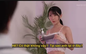 Bà nội trợ cởi đồ và quan hệ với con trai